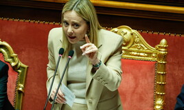 Meloni e "le balle" sul referendum. Archivi e teche Rai a setaccio contro le "patacche" di Gratteri. La controffensiva