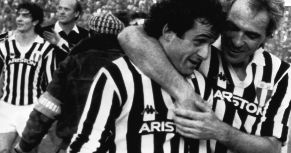 Collezionare maglie costa caro: “I prezzi stanno salendo, attenzione ai falsi” Collezionare maglie costa caro: “I prezzi stanno salendo, attenzione ai falsi”