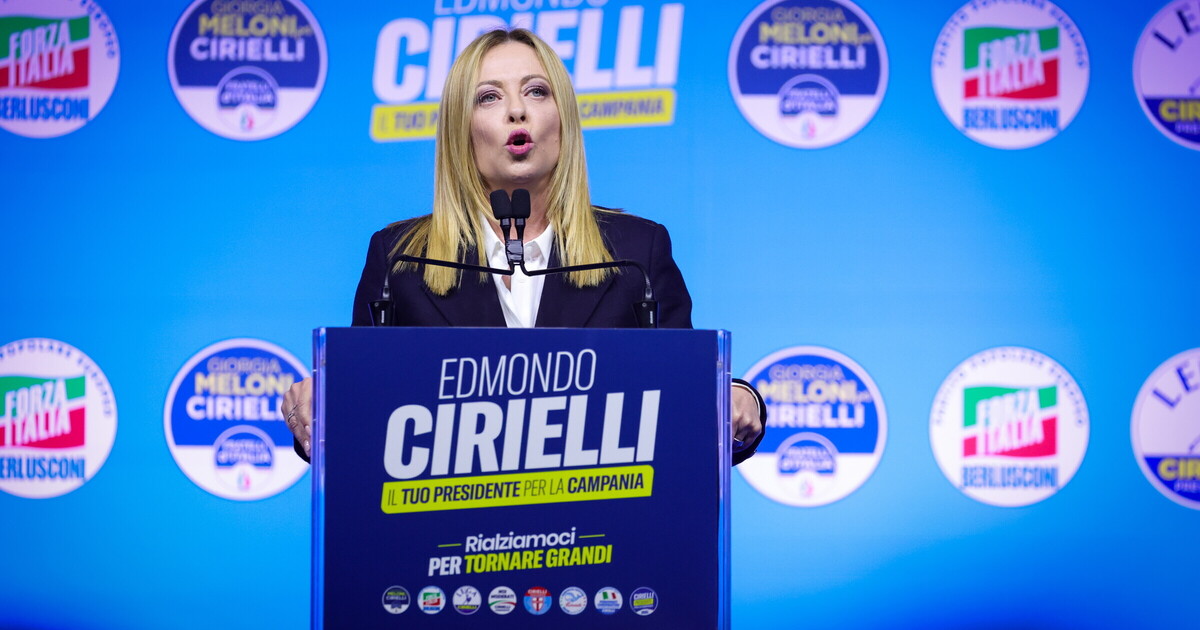 Meloni, la berlingueriana: austerità, Bagnoli, femminismo, banche. La spallata a sinistra: "No a ricette tardo comuniste" Meloni, la berlingueriana: austerità, Bagnoli, femminismo, banche. La spallata a sinistra: "No a ricette tardo comuniste"