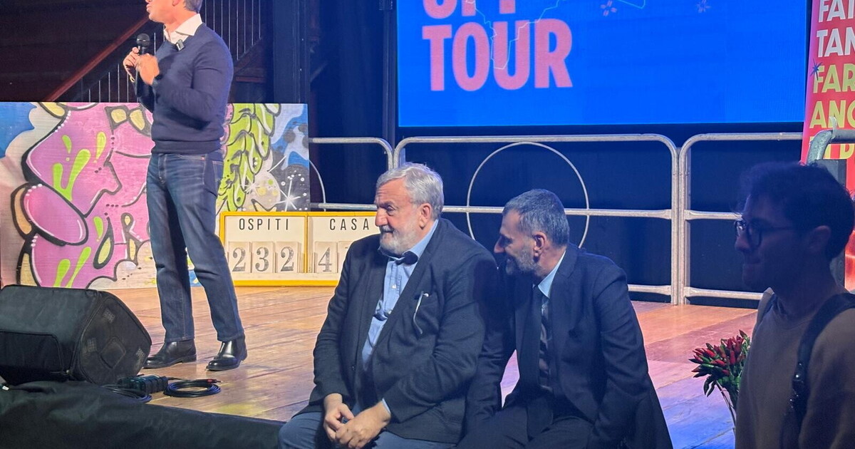 La Pace di Bari: Decaro ed Emiliano insieme dopo le tensioni in Puglia. La foto della tregua