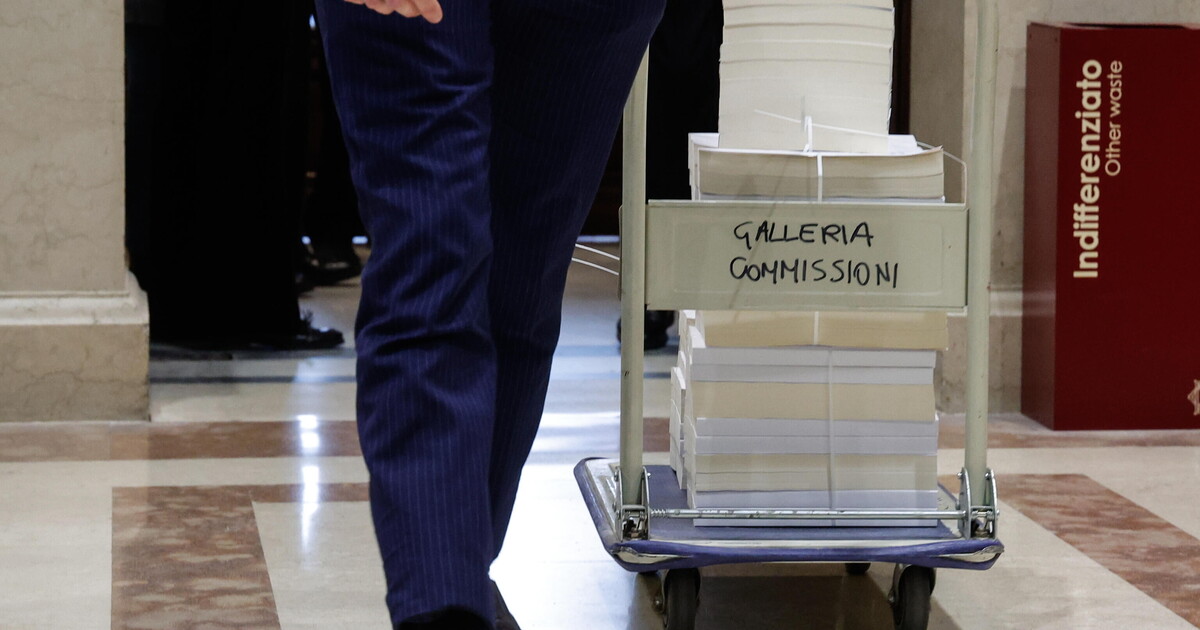 Bonus tombe, banche e un nuovo condono. L’assalto ai conti della maggioranza. Pd e 5s dimenticano la patrimoniale Bonus tombe, banche e un nuovo condono. L’assalto ai conti della maggioranza. Pd e 5s dimenticano la patrimoniale