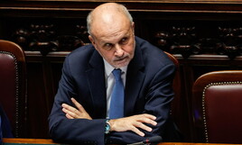 Sanità: il governo vuole potenziare l'assistenza domiciliare, si valuta uno stop delle visite intramoenia