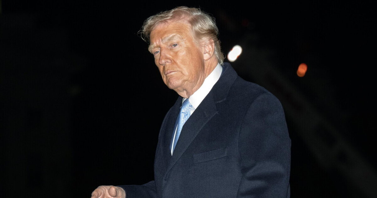 Trump cambia idea sul caso Epstein per paura di perdere voti al Congresso Trump cambia idea sul caso Epstein per paura di perdere voti al Congresso