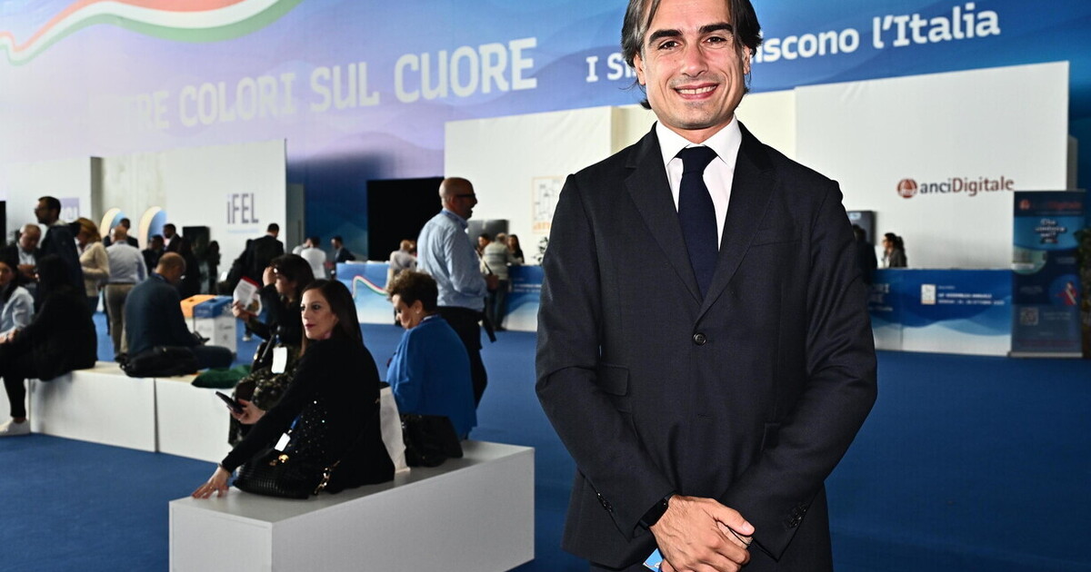 Il pasticcio Reggio Calabria: il Pd “divora” il sindaco Falcomatà Il pasticcio Reggio Calabria: il Pd “divora” il sindaco Falcomatà