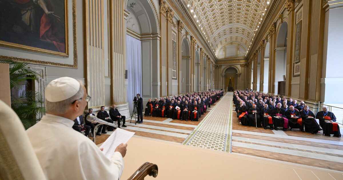 il papa fa il primate e va alla cei