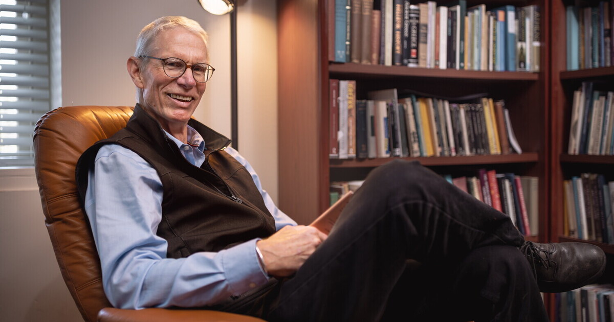 Democrazia significa ascoltare chi non la pensa come noi, ci dice Josiah Ober