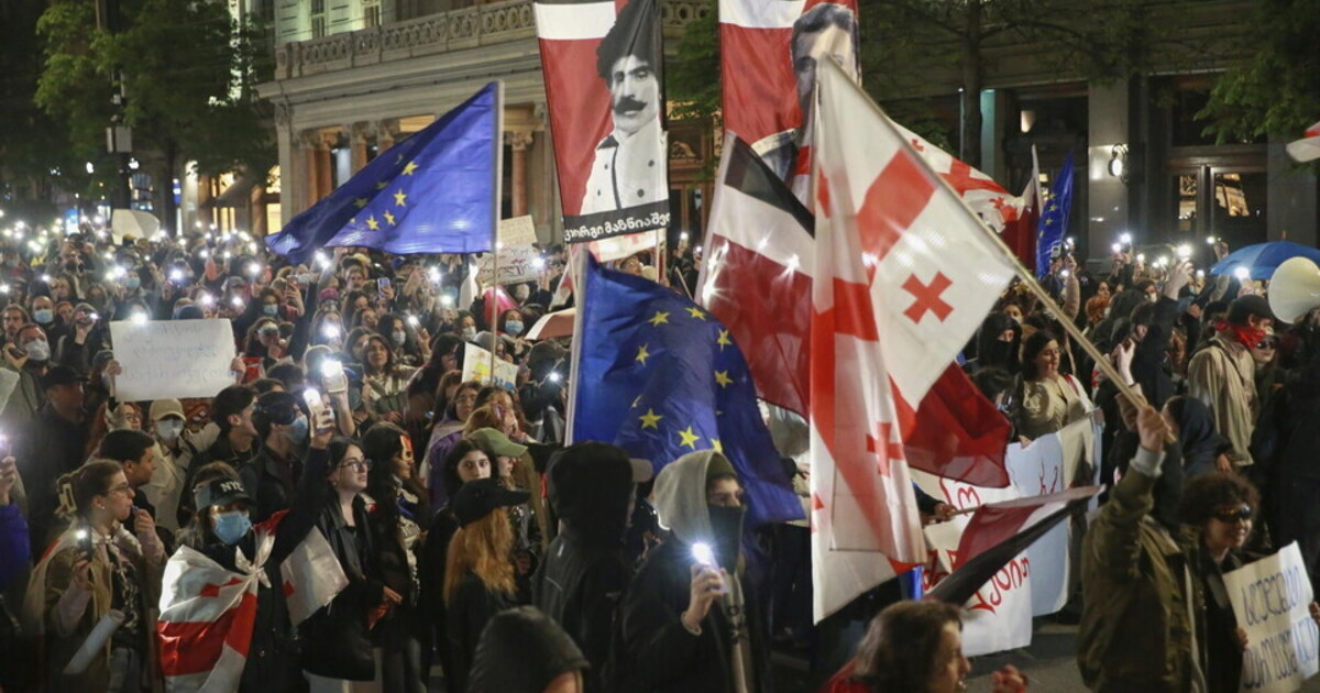 E’ un anno che i georgiani protestano, tra botte e carcere, per l’Europa