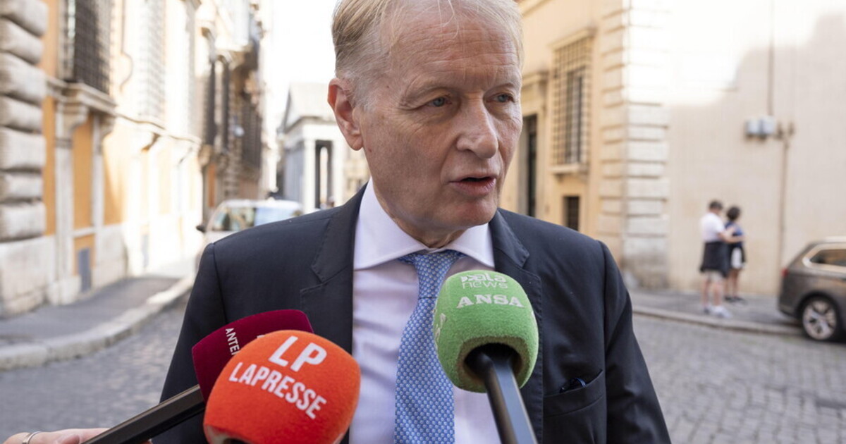 Malan (FdI):“Emendamento sull’oro? Nessuna novità: andiamo avanti” Malan (FdI):“Emendamento sull’oro? Nessuna novità: andiamo avanti”