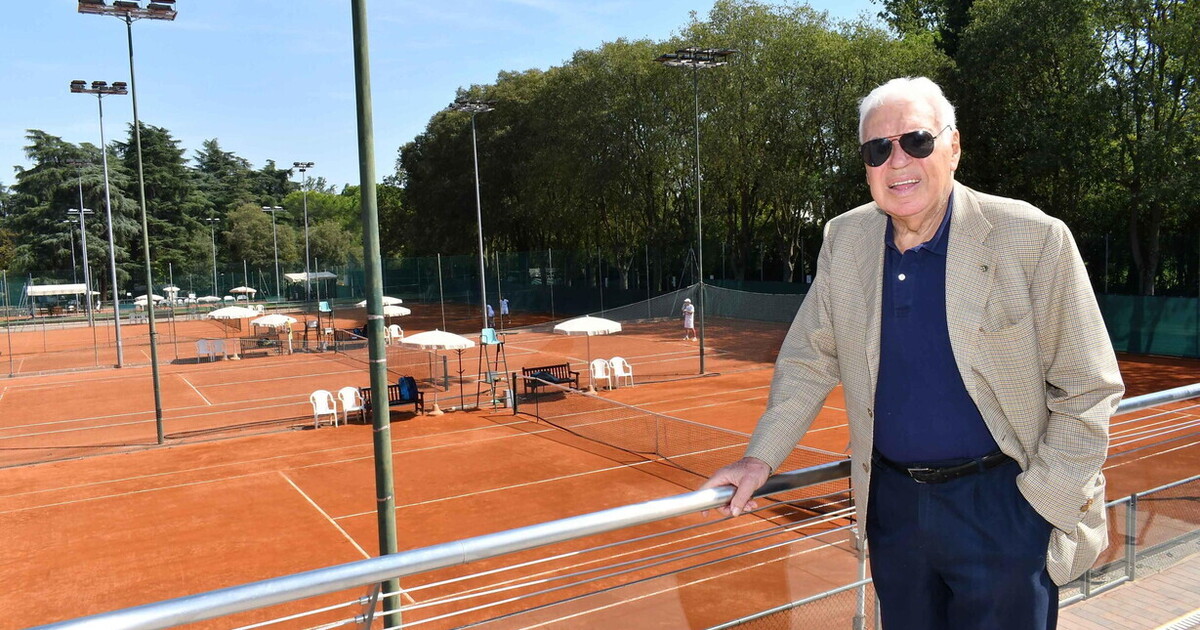 Nicola Pietrangeli ha continuato a essere la luce negli anni bui del tennis italiano Nicola Pietrangeli ha continuato a essere la luce negli anni bui del tennis italiano