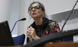 Napoli, Bologna, Torino e le altre: i passi indietro dei comuni sulla cittadinanza onoraria a Francesca Albanese