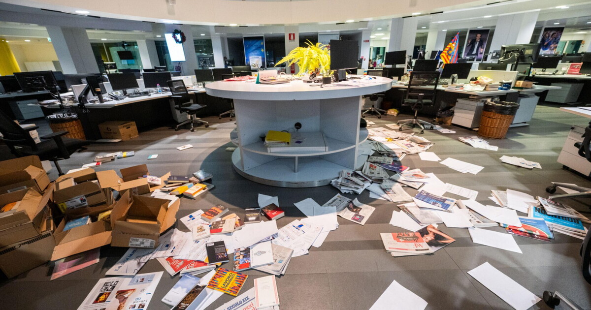 I ragazzi che hanno assaltato la Stampa sembrano usciti da un museo