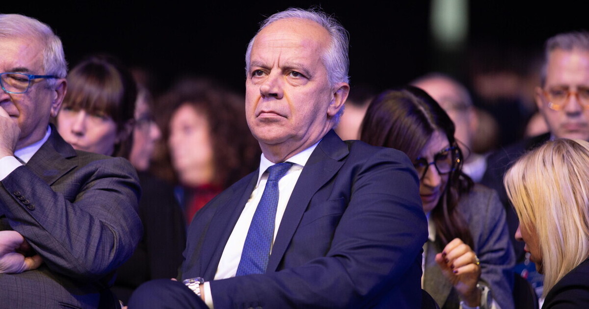 Piantedosi e il dizionario della sinistra che “ammicca”