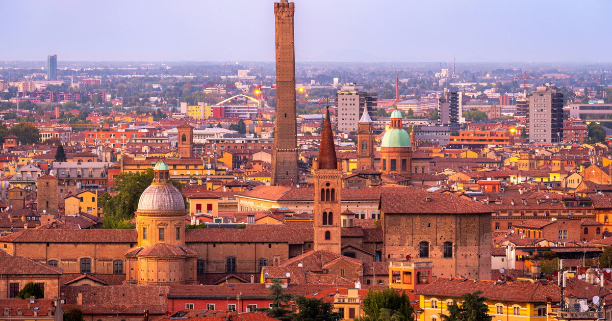 Non solo il caso Albanese. Fenomenologia del degrado intellettuale di Bologna