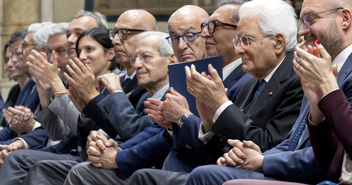 Mattarella omaggia Napolitano, ma FdI diserta e Schlein è in ritardo. Violante: "Il referendum lo vince Meloni"