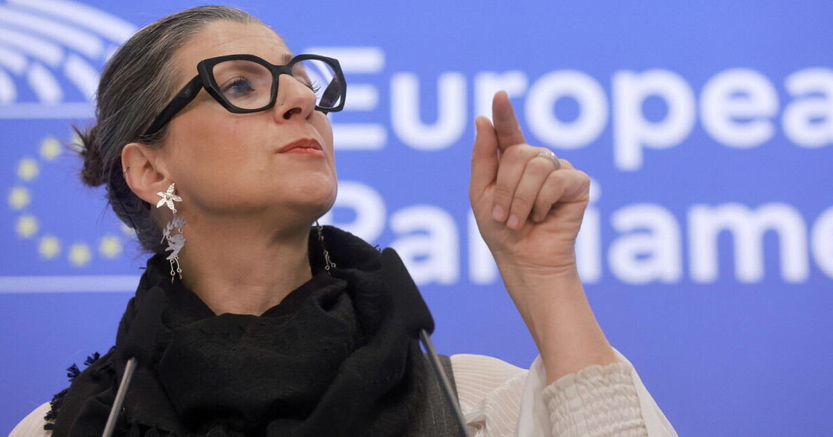 firenze rinvia il voto sulla cittadinanza ad albanese non ci sono i numeri