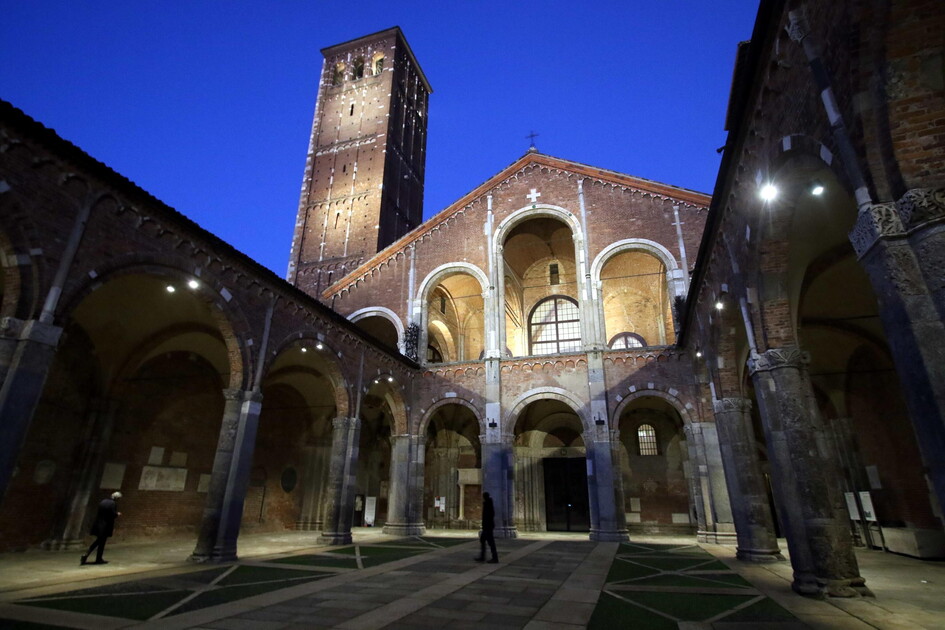 tutti i tesori e i segreti della basilica di sant ambrogio riallestiti in un percorso da vedere