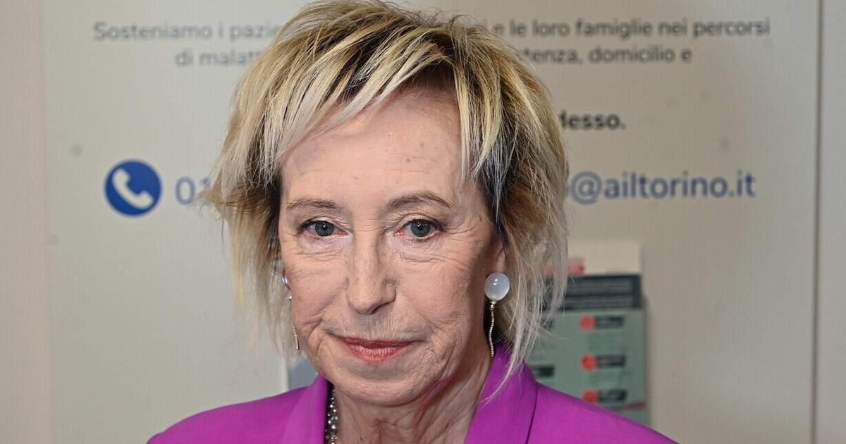 outlet moratti la svendita di letizia e lo sconcerto degli artisti