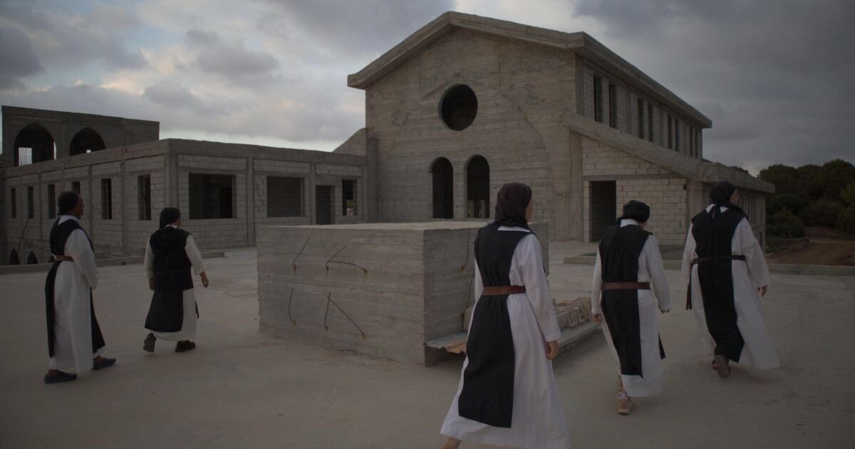 le suore che costruiscono una chiesa in siria tra gli spari da Ilfoglio.it le suore che costruiscono una chiesa in siria tra gli spari