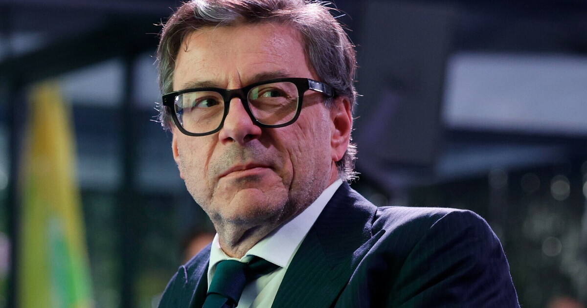 Pace, conti, scommesse e nuove generazioni. Viaggio (e tagliando) nell’agenda di Giorgetti Pace, conti, scommesse e nuove generazioni. Viaggio (e tagliando) nell’agenda di Giorgetti