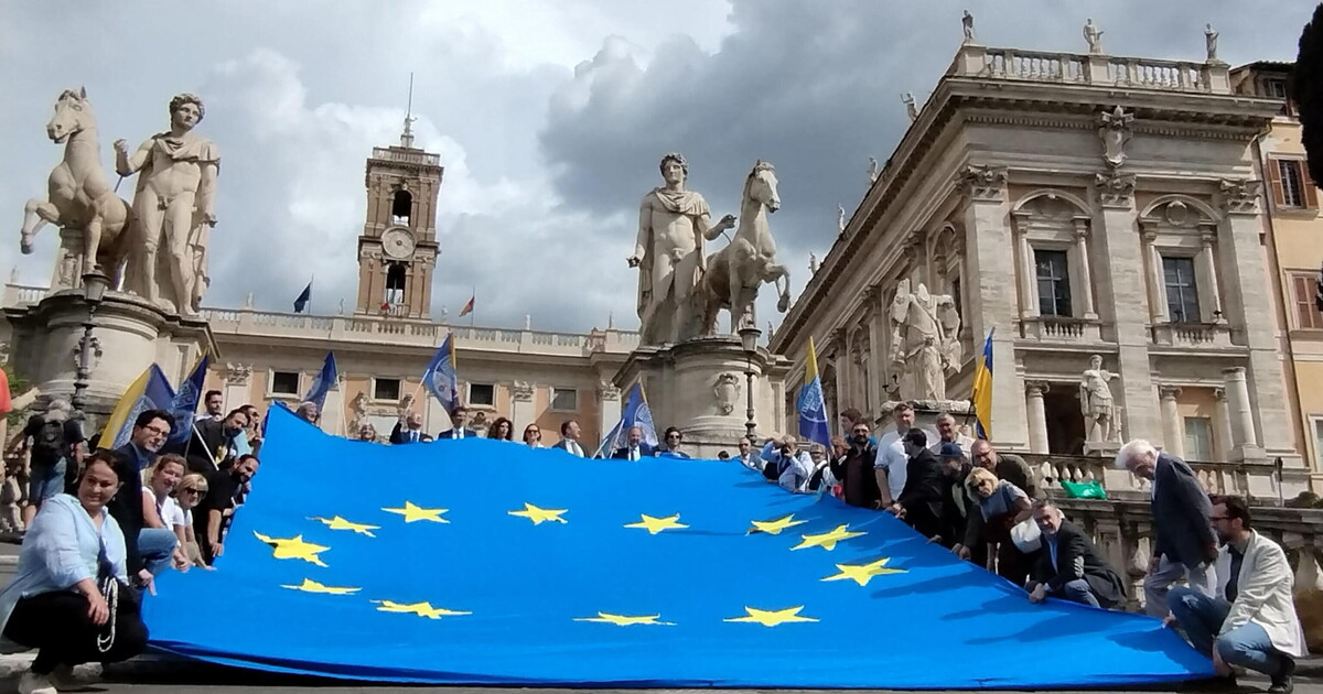 l8217imbarazzo di gualtieri sulla manifestazione pro ue da Ilfoglio.it l8217imbarazzo di gualtieri sulla manifestazione pro ue