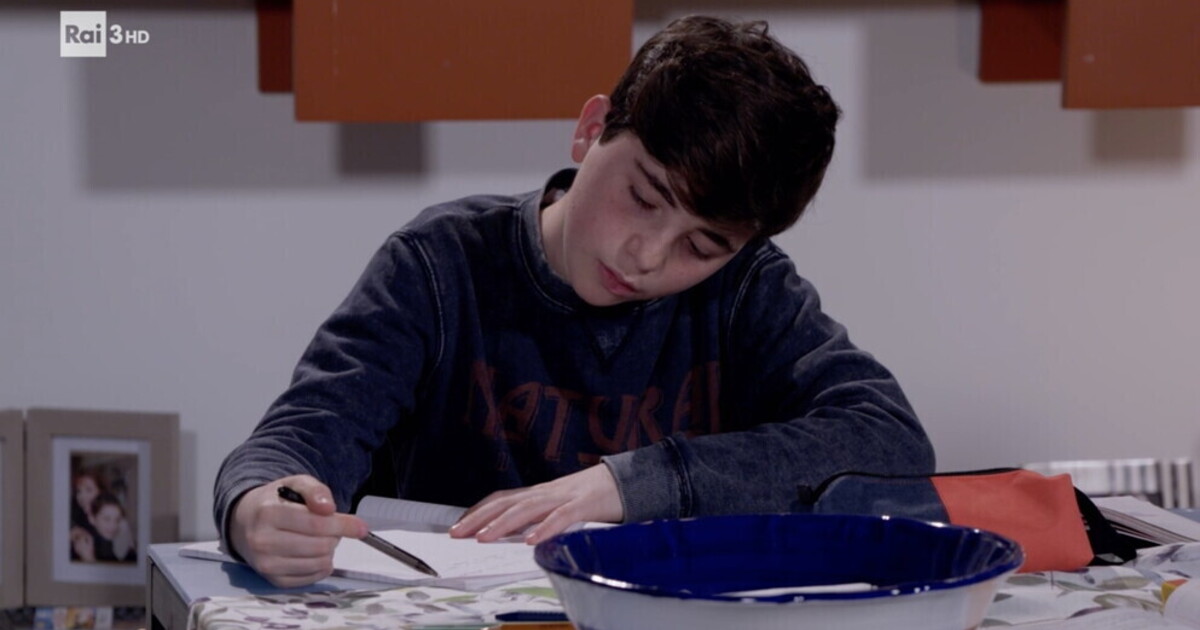 gimmy 232 alle prese con i bulli in un posto al sole da Ilfoglio.it gimmy 232 alle prese con i bulli in un posto al sole