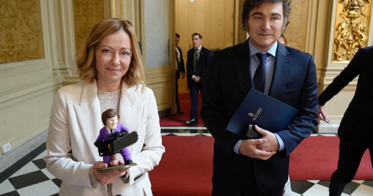 meloni mette all asta i regali istituzionali per quasi un milione di euro