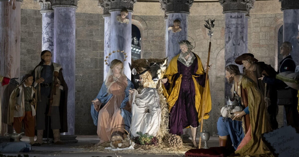 Il Natale arriva a illuminare i buchi neri dei pensieri che non ci sono più