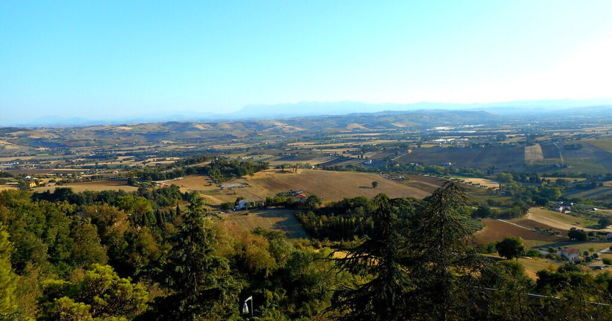 L’istante in cui Leopardi aggiunse al suo capolavoro quell’“ultimo orizzonte” L’istante in cui Leopardi aggiunse al suo capolavoro quell’“ultimo orizzonte”