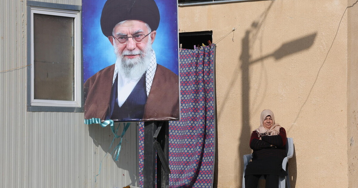 una piazza per khamenei e un8217altra per gli impiccati perch233 no da Ilfoglio.it una piazza per khamenei e un8217altra per gli impiccati perch233 no