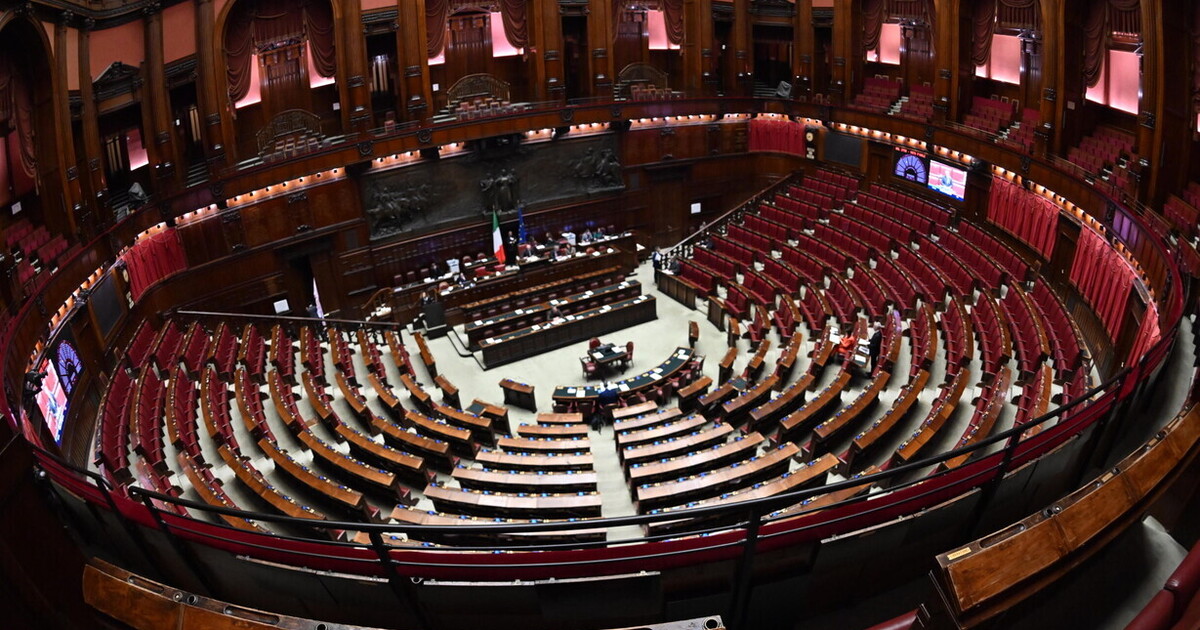 Il ritorno del corvo di Montecitorio e altre storie su come (non) funziona la Camera
