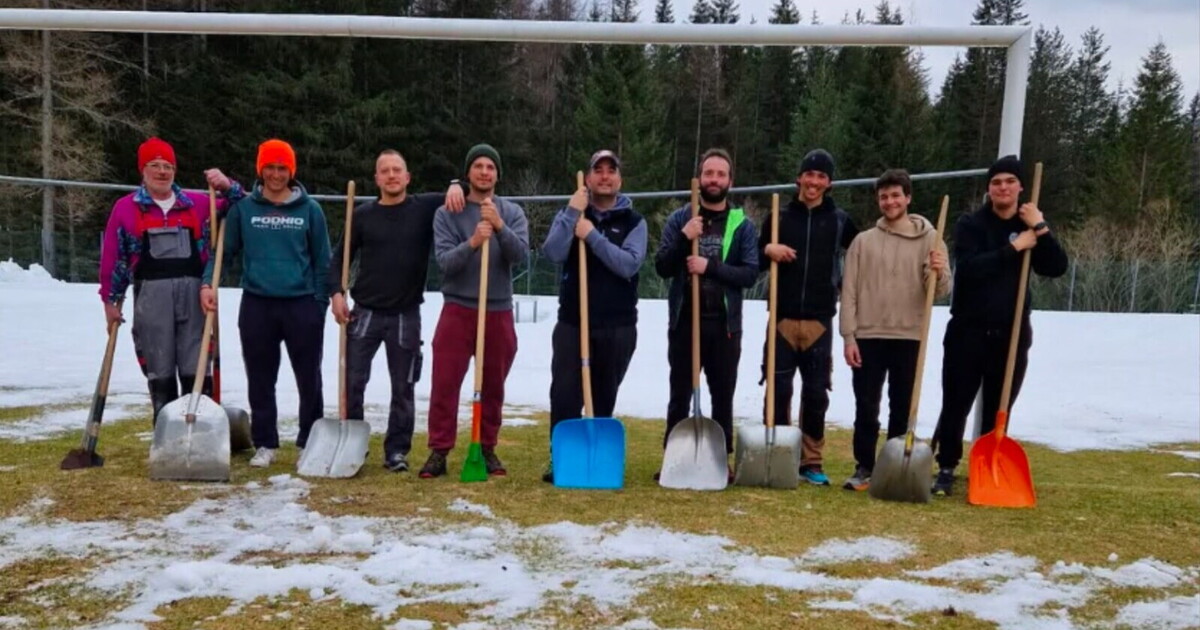 La discesa libera del calcio a Cortina La discesa libera del calcio a Cortina