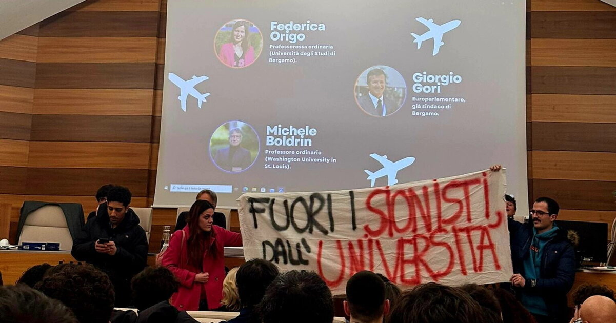 Giorgio Gori è stato contestato dai pro Pal all Giorgio Gori è stato contestato dai pro Pal all