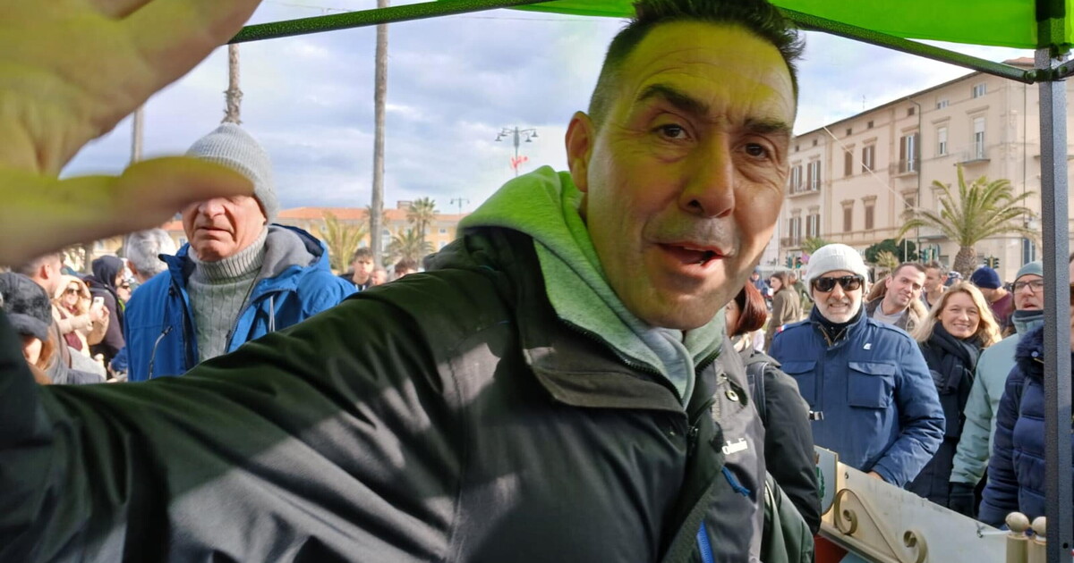 La scheggia Vannacci. In FdI: “Se si fa un partito è fuori dal centrodestra”. Il sondaggio: ha più credito tra i meloniani che nella Lega La scheggia Vannacci. In FdI: “Se si fa un partito è fuori dal centrodestra”. Il sondaggio: ha più credito tra i meloniani che nella Lega