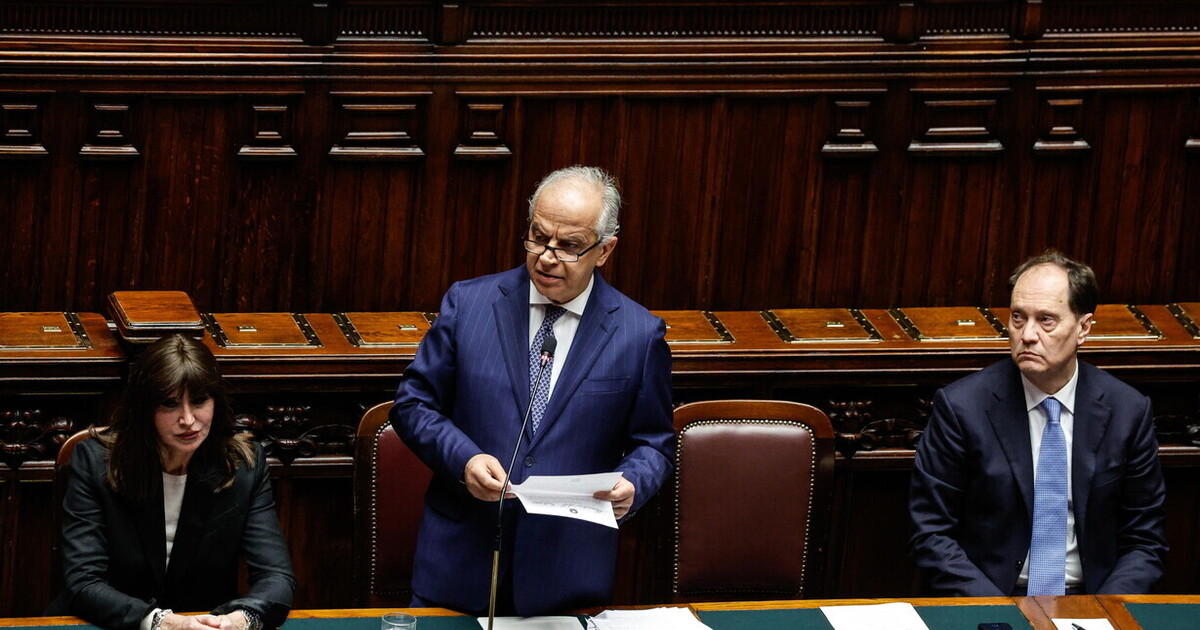 Meloni accelera sulla sicurezza, Piantedosi attacca la sinistra. Oggi voto (con scontro) in Senato