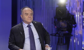 I Gratteri di Meloni. È indecisa se partecipare al grande evento referendario di Milano. L’ombra del procuratore in politica