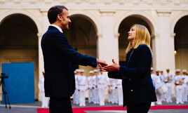 Meloni spegne la polemica con Macron. Occhi sul vertice di Tolosa