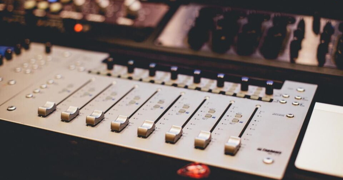 Il mago dei suoni: il laboratorio di Maurizio Biancani