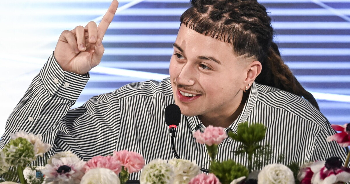 il vincitore di sanremo 232 sayf dice wikipedia poi corregge l errore da Ilfoglio.it il vincitore di sanremo 232 sayf dice wikipedia poi corregge l errore