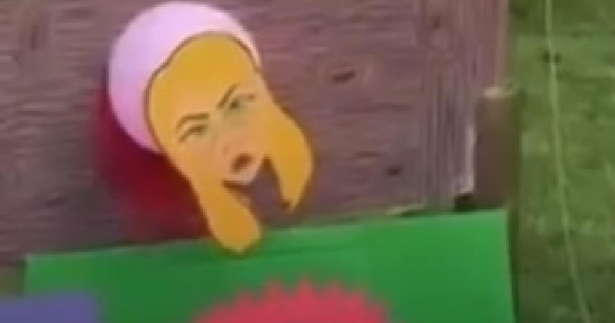 quante storie per una ghigliottina di cartone il carnevale fa paura ai nuovi moralisti