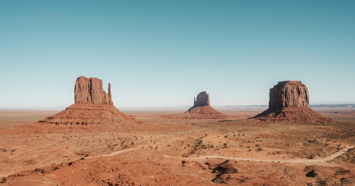 lo sguardo ironico e inedito del singer meno premiato nei suoi viaggi in america
