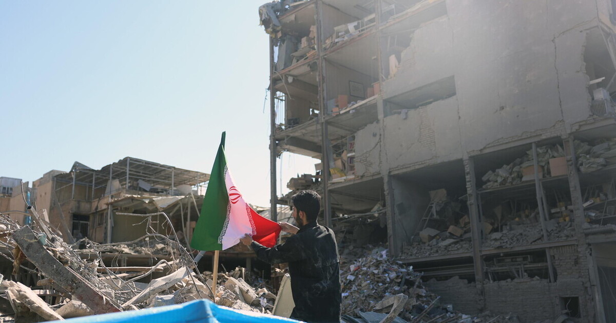 essere antifascisti oggi significa augurarsi un iran libero