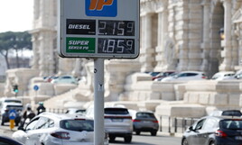 Come è fragile l’idealismo pacifista che si affida a quanto costa fare il pieno di benzina