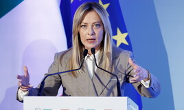 Lo stretto di Meloni: Iran, bocciatura Ue sull'energia, casi Biennale di Venezia e Bartolozzi. Il "prigioniero" Nordio