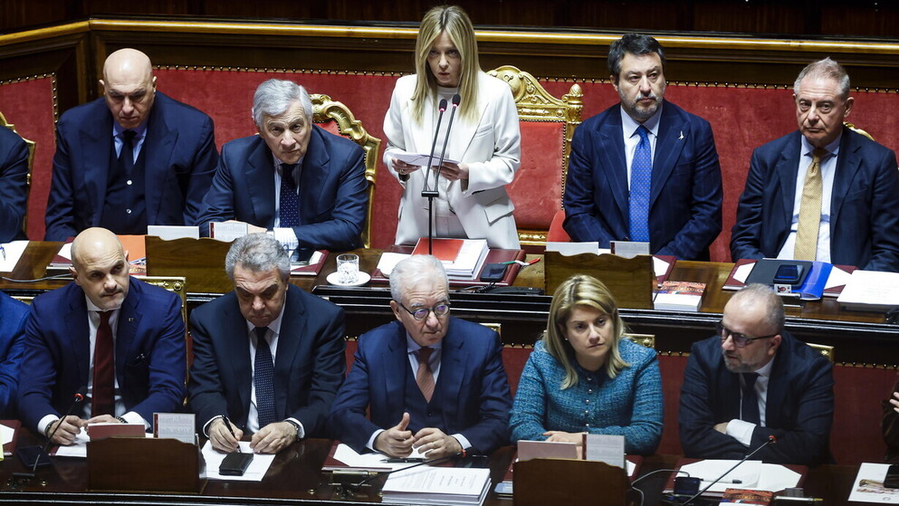 Meloni: "Crisi complessa: compattiamoci. Disponibile a un tavolo con le opposizioni. Se non lo volete ditelo"