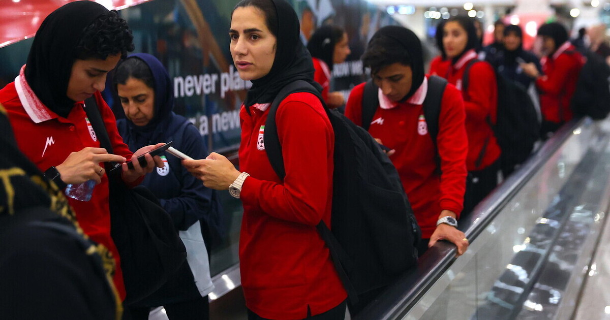 La protesta delle calciatrici iraniane e il silenzio che sfida gli ayatollah