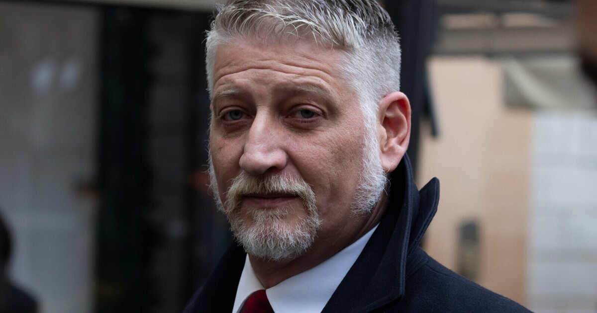 Giuli salta la Biennale e manda il vice capo di Gabinetto al suo posto