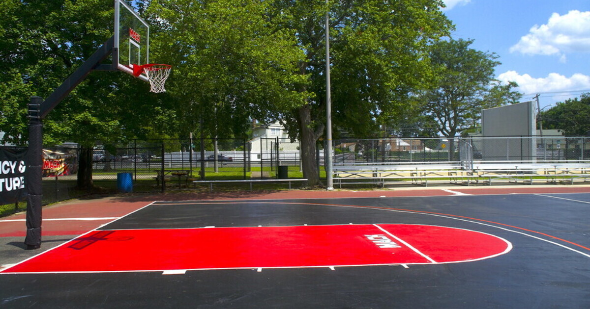 Lo sport illumina le periferie con 85 playground